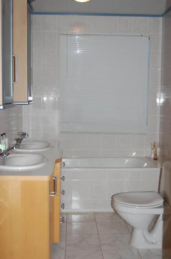 Bathroom 3, Móar Guesthouse, Innri-Akraneshreppur