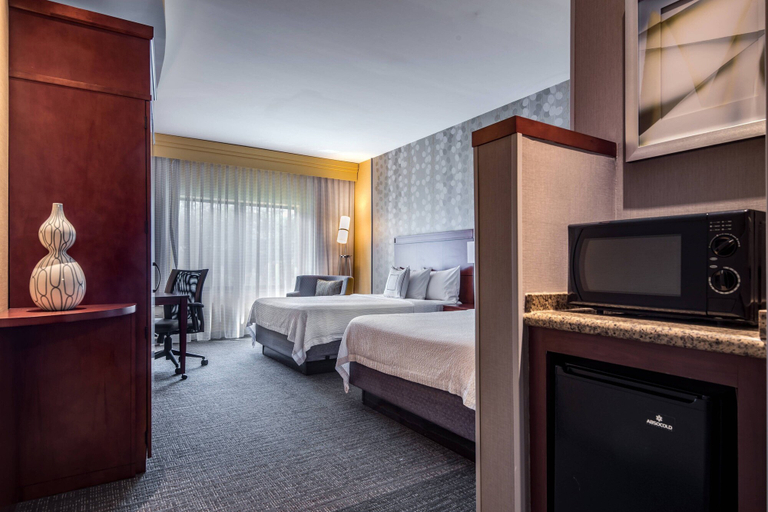 Bedroom 5, Courtyard Marriott Waldorf, Charles