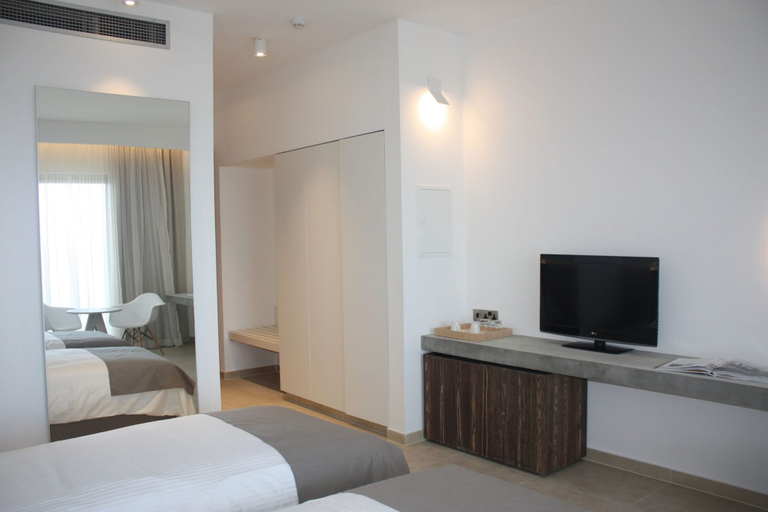 Bedroom 4, Amphora Hotel & Suites