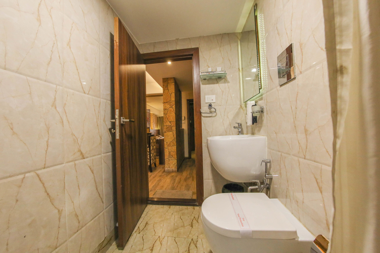 Bathroom 4, Hotel Maharana Inn Chembur, Mumbai Suburban