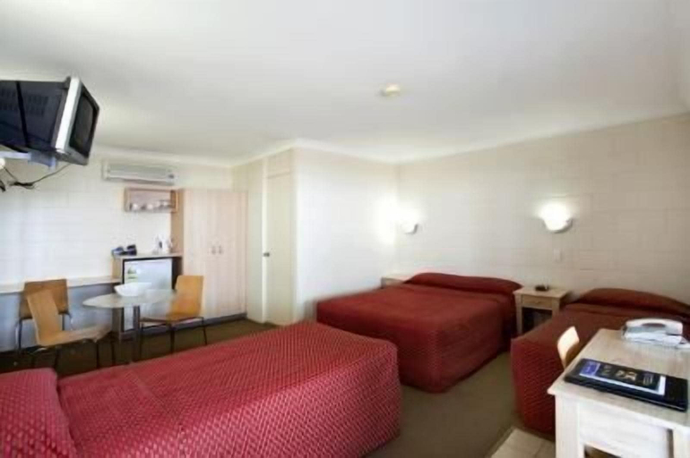Bedroom 3, Nambour Lodge Motel, Maroochy - Nambour