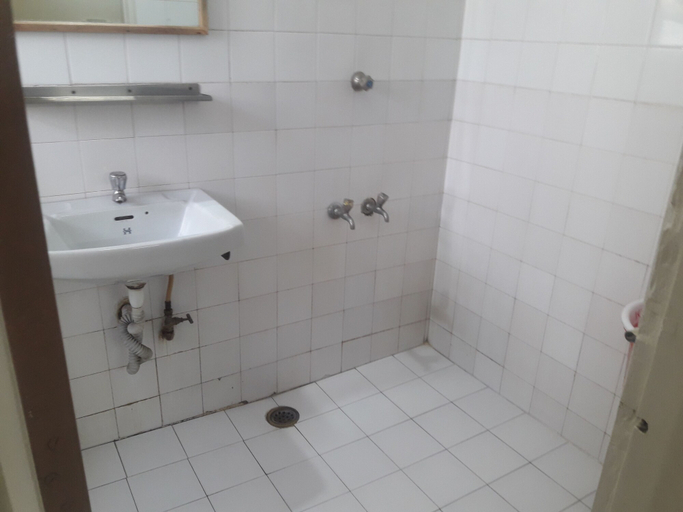 Bathroom 4, Maurya Residency, Pune