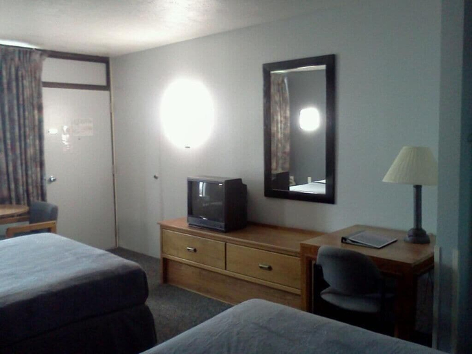 Bedroom 4, Quails Nest Inn and Suites, Camden