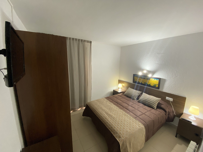 Bedroom 3, Apartaments AR Isern, Girona