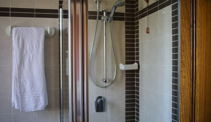 Bathroom 4, Hotel Il Crinale, Bologna