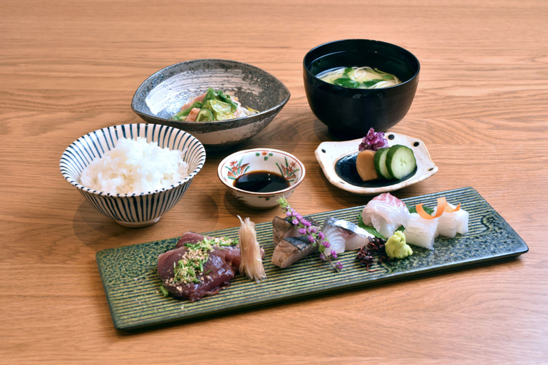 Food & Drinks 6