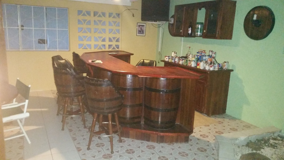 Food & Drinks, Gemini Villa