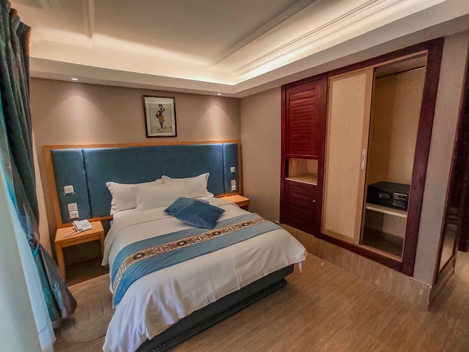 Bedroom 2, Hotel Royal Palace, Wouri
