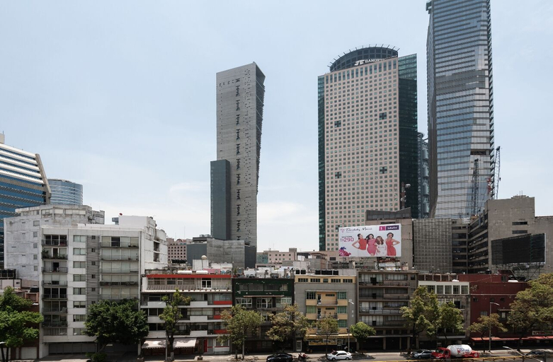 Others 3, Suites Melchor Ocampo, Mexico City