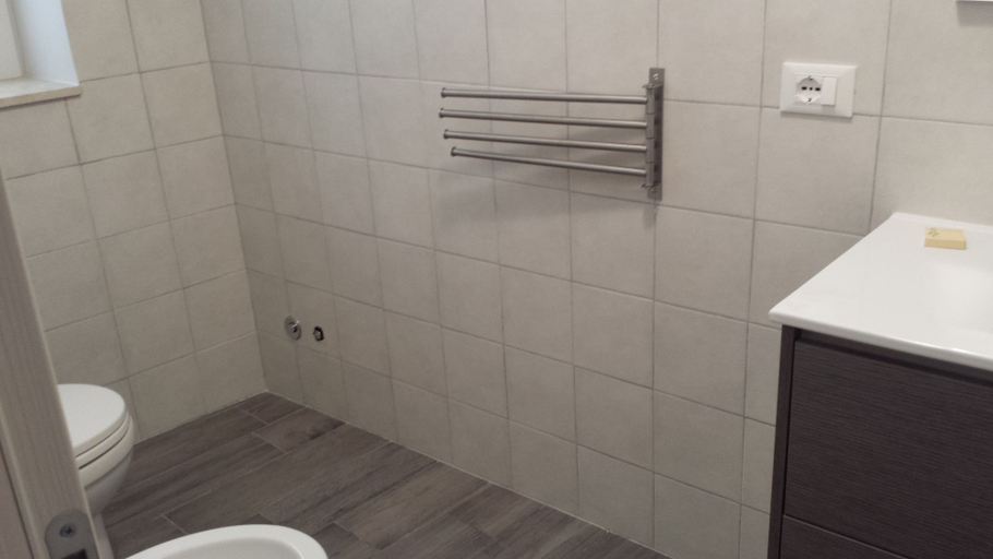 Bathroom 4, Beda Ragusa, Ragusa