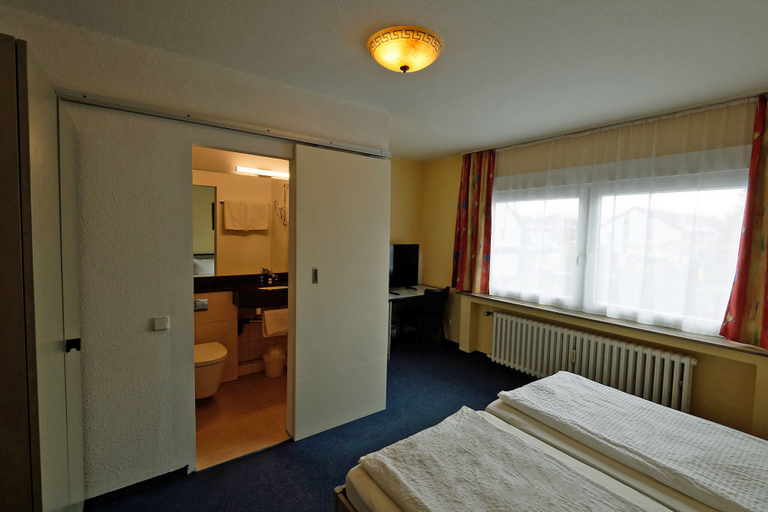 Bedroom 3, Hotel Wiedenhof, Mettmann
