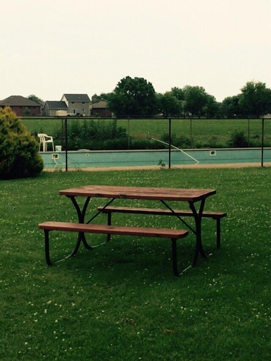 Others 4, Town N Country Motor Inn, Essex