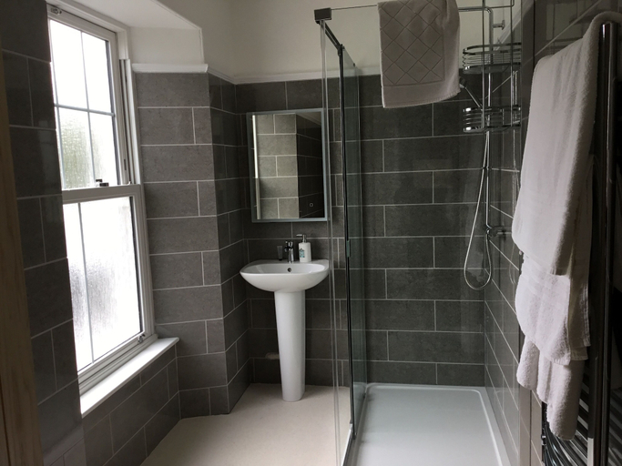 Bathroom 3, Borthalan Hotel, Cornwall