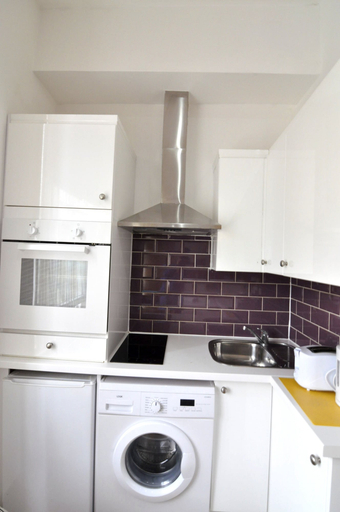 Others 5, Kempsford House Apartments, London