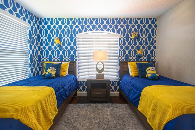 Bedroom 1, High Grove 5 Bedrooms & Private Pool, Lake