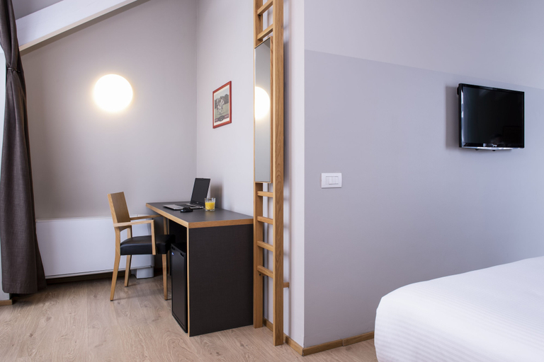 Bedroom 2, Hotel Osteria della Pista, Varese