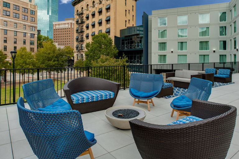 Food & Drinks 5, Fairfield Inn & Suites Fort Worth Downtown/Convention Center, Fort Worth