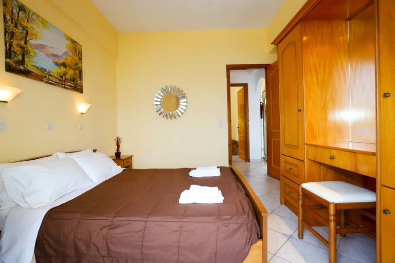 Bedroom 2, Agios Georgios - 2 Beds - Sleeps 5 - Free Parking, Ionian Islands
