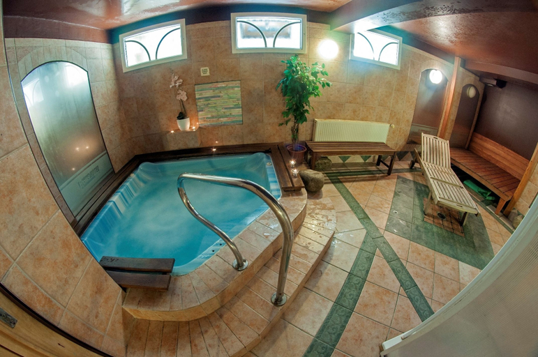 Sport & Beauty 5, Alpský hotel, Trutnov