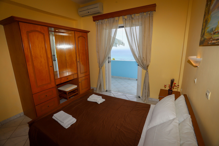 Bedroom 4, Agios Georgios - 2 Beds - Sleeps 5 - Free Parking, Ionian Islands