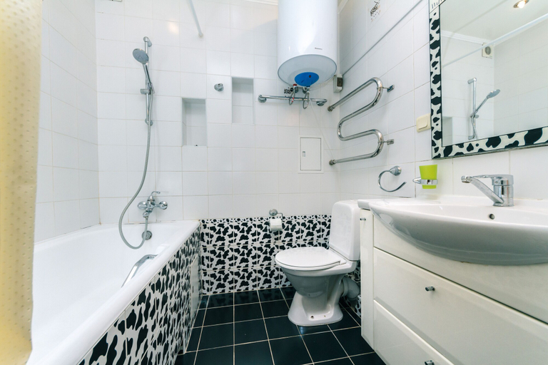 Bathroom 4, Two-storey apartment near IEC, Shevchenkivs'kyi