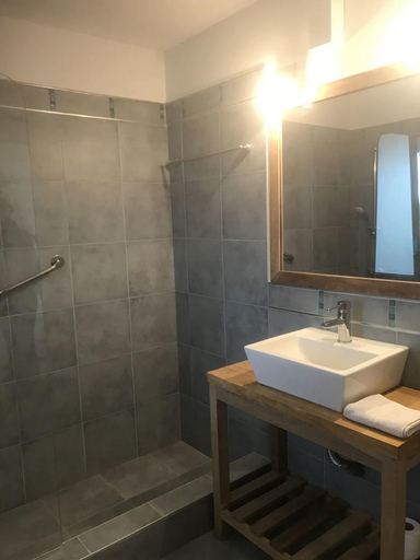 Bathroom 3, Finca La Carmelita, San Rafael