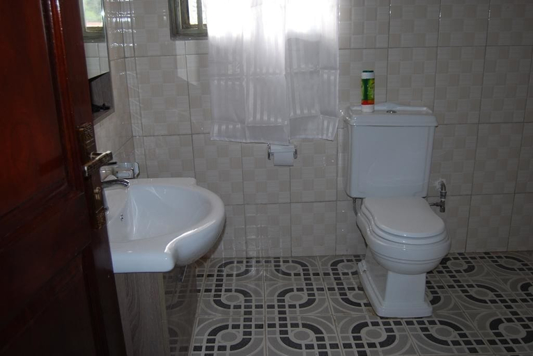 Bathroom 3, Jowillis Hotel, Kabale