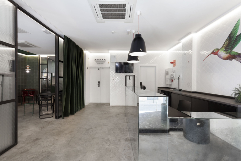 Others 5, 2060 The Newton Hostel & Market, Madrid