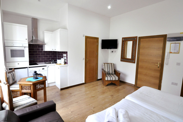 Others 4, Kempsford House Apartments, London