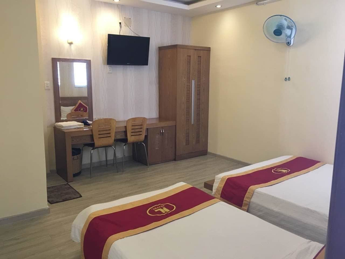 Bedroom 3, New Legend Hotel, District 1