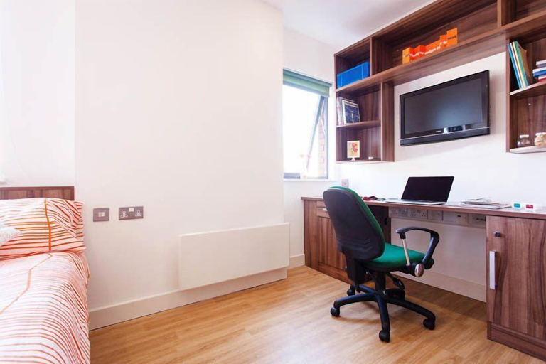 Others 3, Relax By MPH-200 Chic Studios In Prime Bristol, Bristol