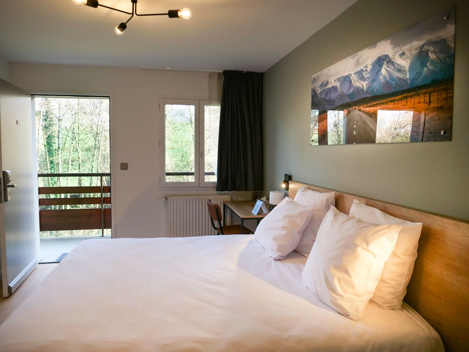 Bedroom 3, Motel 991, Savoie