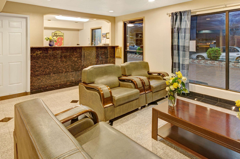 Public Area 2, Super 8 by Wyndham Mont Belvieu/Baytown East, Chambers