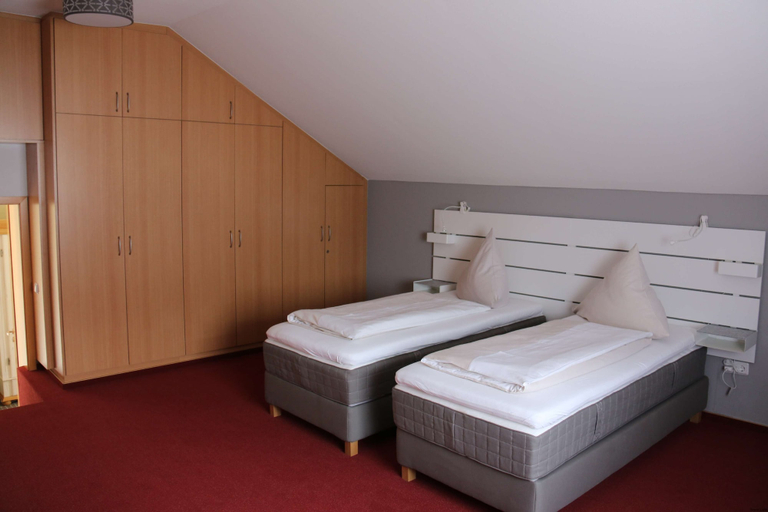 Bedroom 2, Pension & Gaststätte Handelshof, Saarlouis