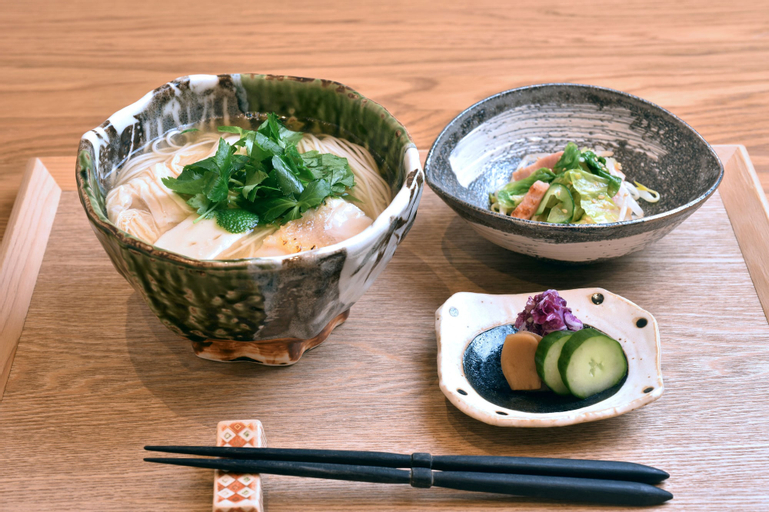 Food & Drinks 7