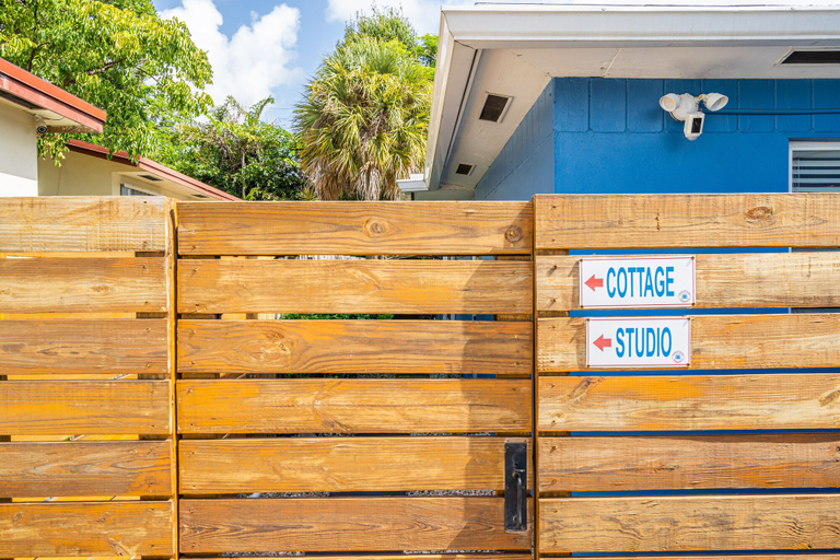 Exterior & Views 2, The Blue House Fort Lauderdale, Broward