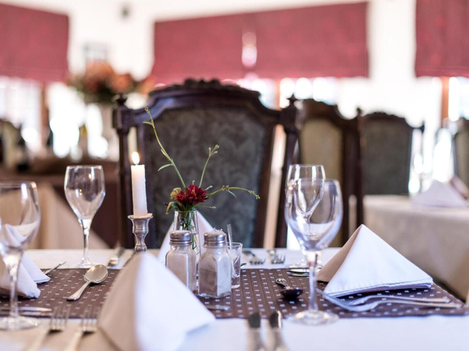 Food & Drinks 5, Alveston Manor, Nkangala