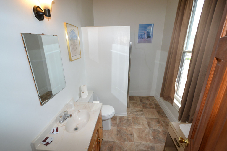 Bathroom 4, Perfect Stay Inn & Suites, Washington