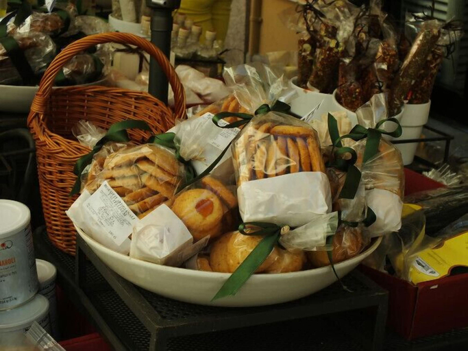 Food & Drinks 5, Vista d'Oro Ulivo Apt. 11, Lecco