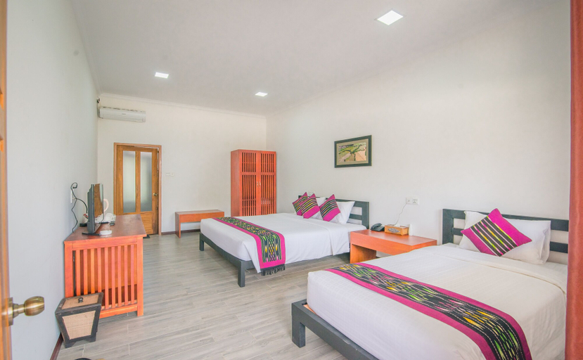 Bedroom 1, Royal Airstrip Hotel, Taunggye