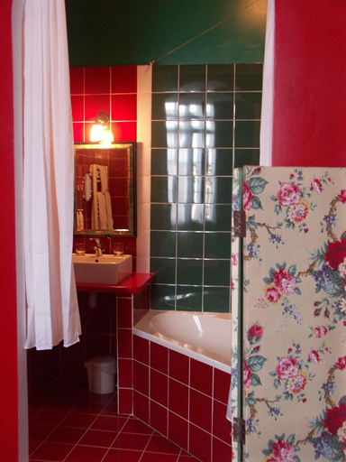 Bathroom 4, Hôtel du Palais, Charente
