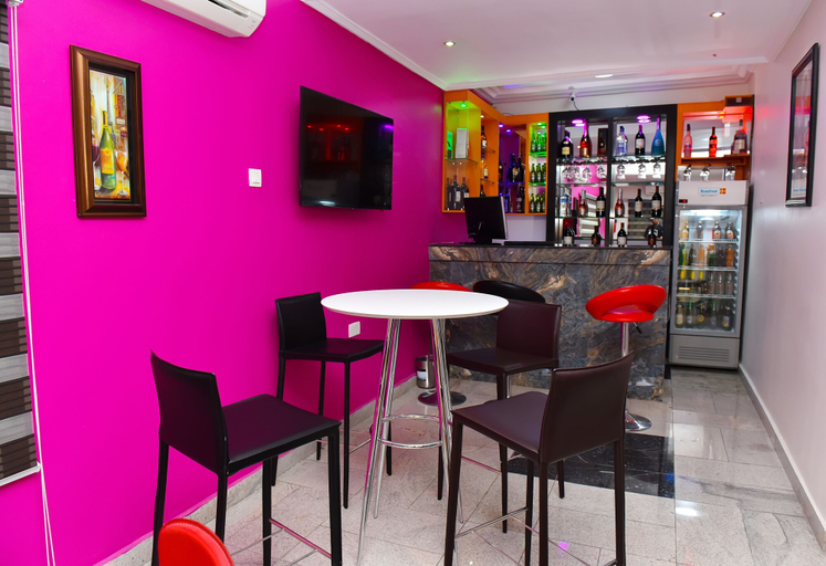 Food & Drinks 5, Somerset Suites, Surulere