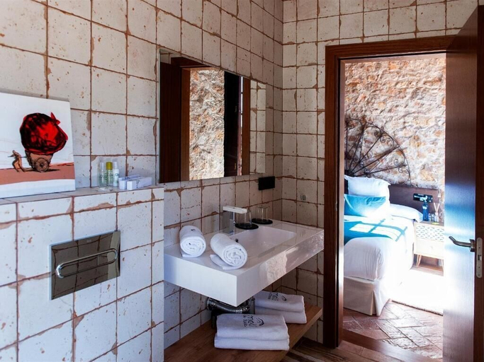 Bathroom 5, Hotel Molí de l'Escala, Girona