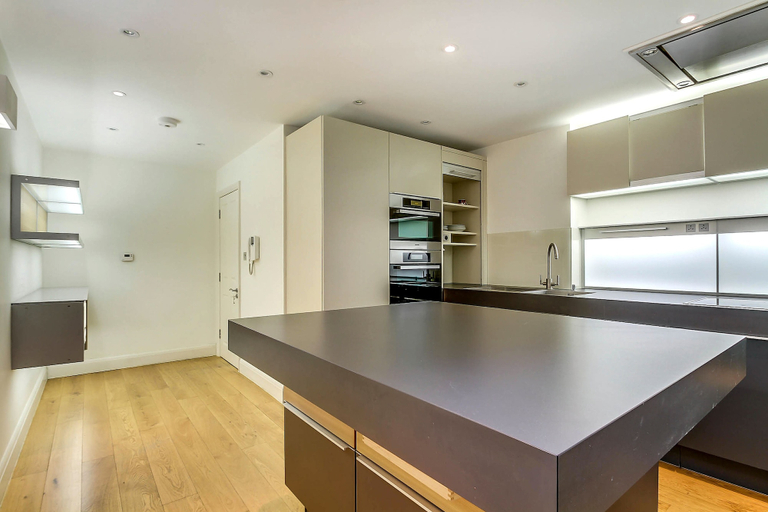 Others 5, Pont Street Mews Townhouse, London