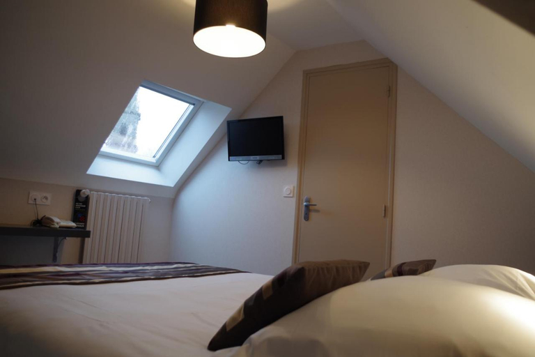 Bedroom 2, Logis Hotel Le Cadoudal, Morbihan