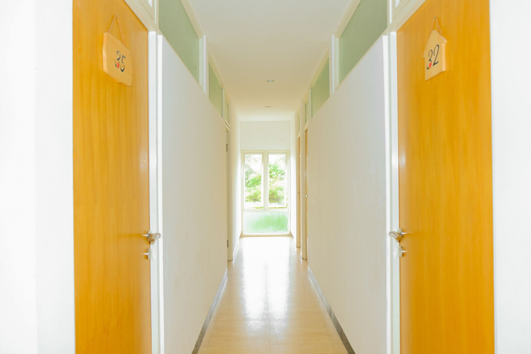 Others 5, OYO 354 32 Guest House, Malang