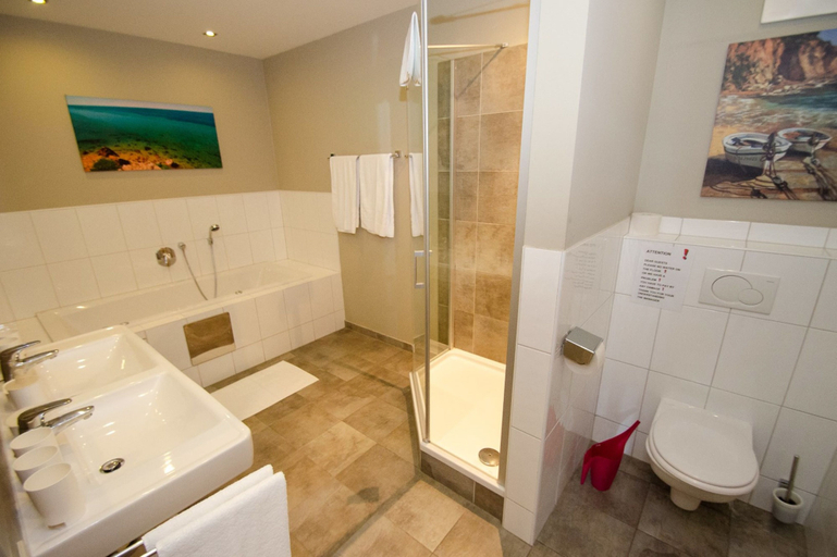 Bathroom 3, Post Residence Apartments, Zell am See