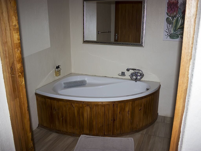 Bathroom 3, Rain Farm Game Lodge, iLembe