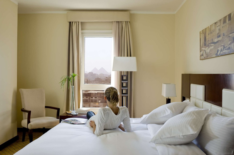 Bedroom 4, Barceló Cairo Pyramids, Al-'Umraniyah