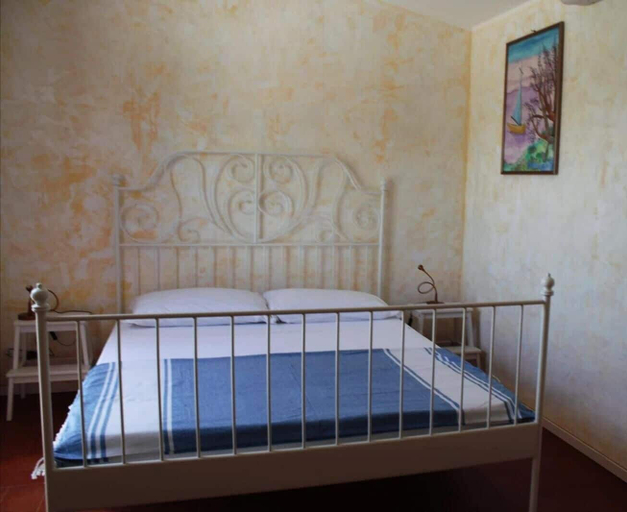 Bedroom 2, Agriturismo Bassarì, Macerata